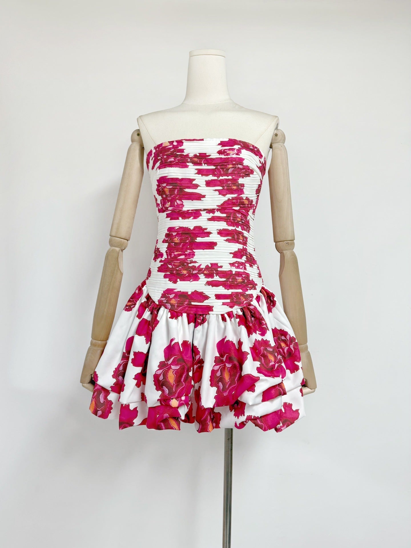 New Style Strapless Pleated Playful Short Dress For Women